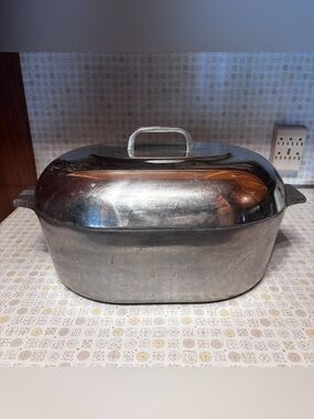 Wagner Ware Sidney O Magnalite Dutch Oven Roaster 4267-P 13 Qt. w/ Lid Trivet
